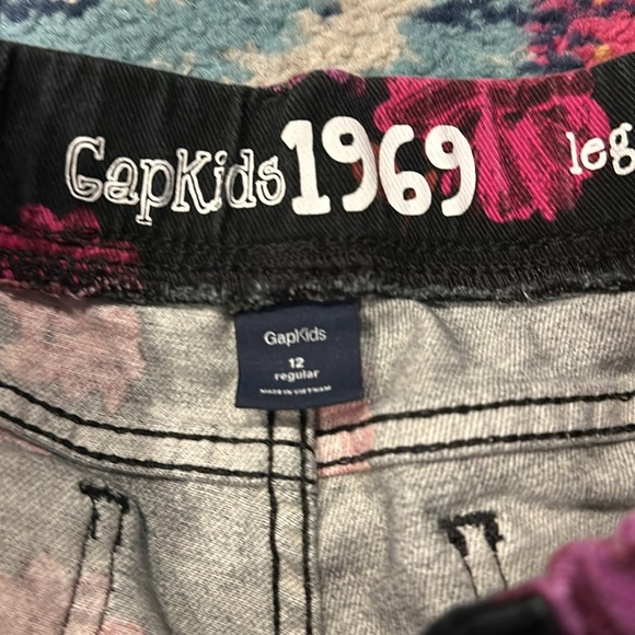 Gap Jeans - Picture 3 of 5
